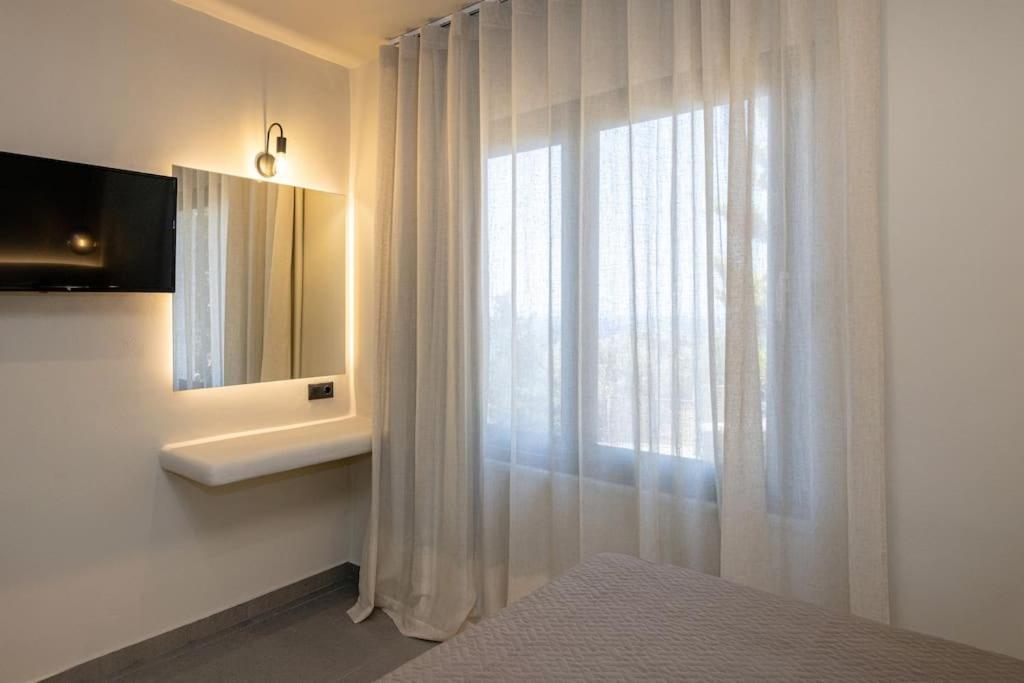 Pearl Suites And Villa Тинос Экстерьер фото
