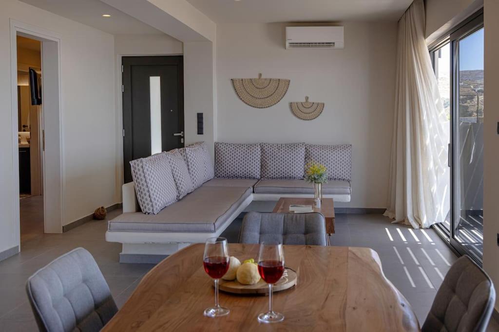 Pearl Suites And Villa Тинос Экстерьер фото