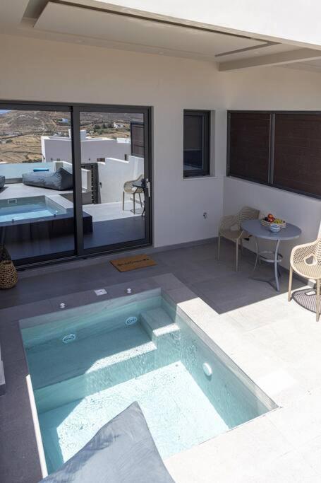 Pearl Suites And Villa Тинос Экстерьер фото