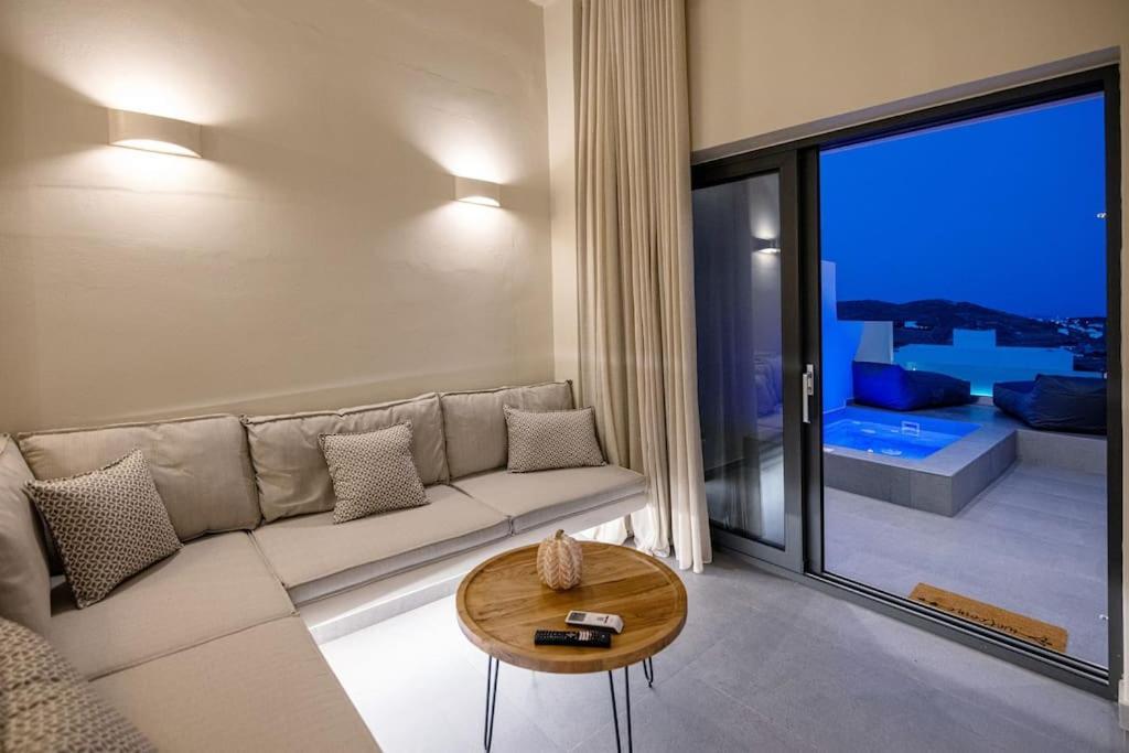 Pearl Suites And Villa Тинос Экстерьер фото
